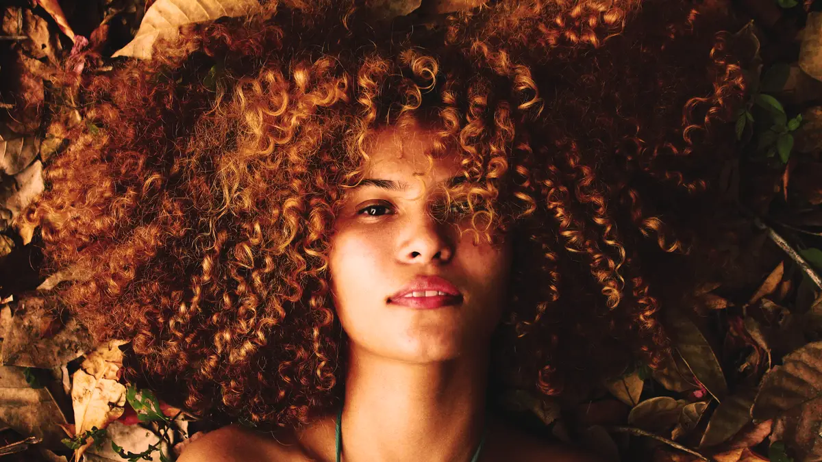 Entretenir des cheveux bouclés comme à l'atelier